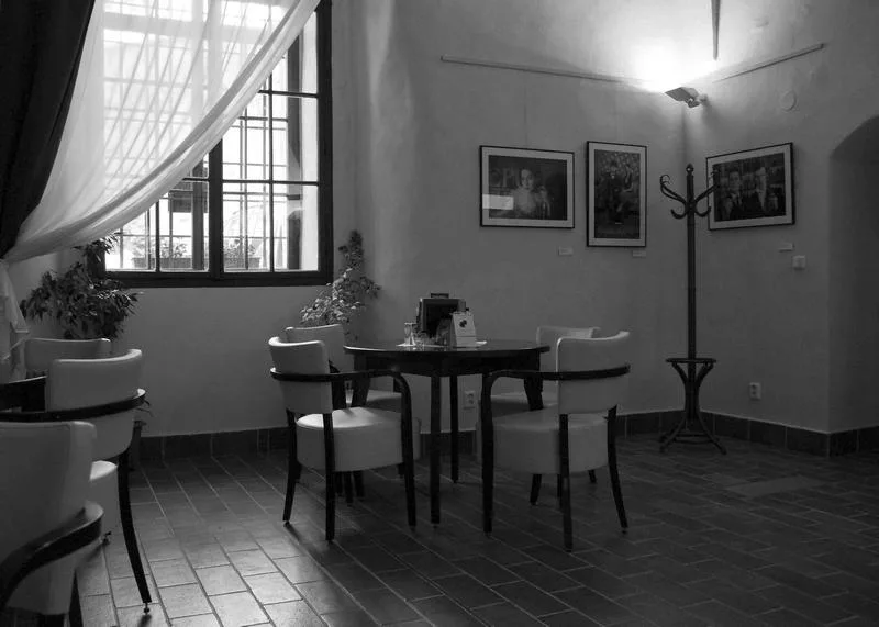 Kavárna uvnitř Národního Muzea Fotografie