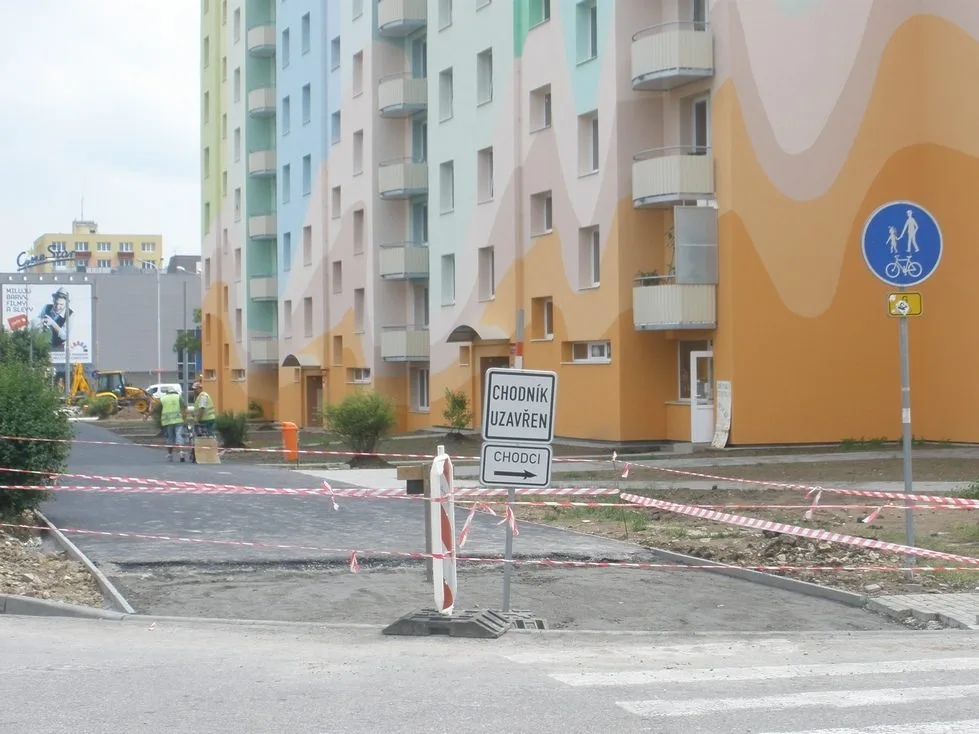Máj nová fasáda