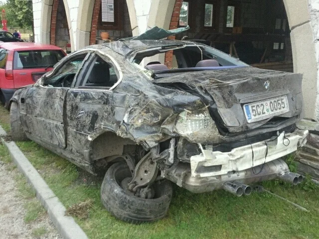 Takto dopadlo BMW po nehodě