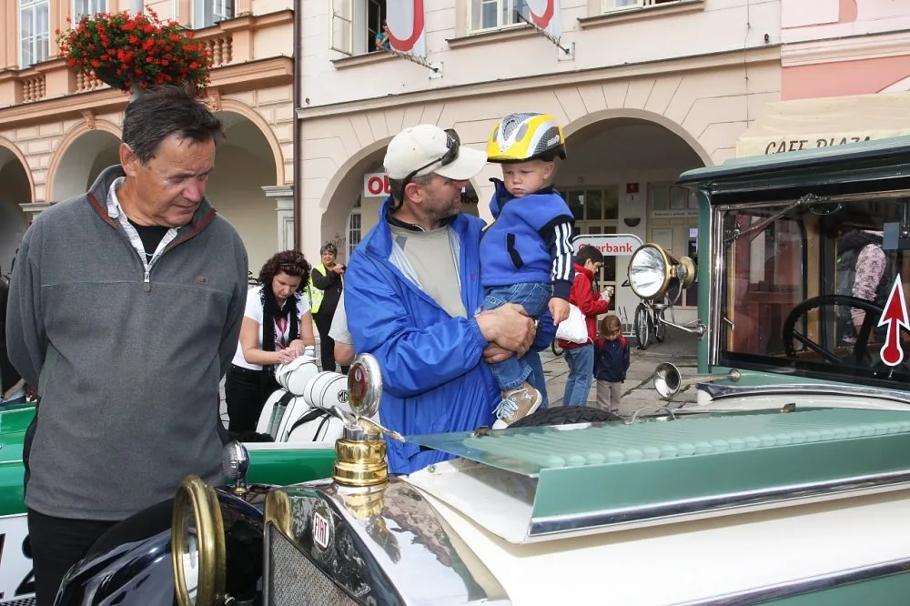 Nablýskané veterány si přišli prohlédnout i ti nejmenší