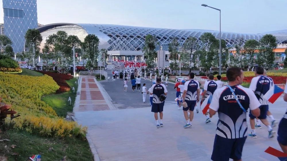 Česká výprava míři do shenzhenského sportovního stánku