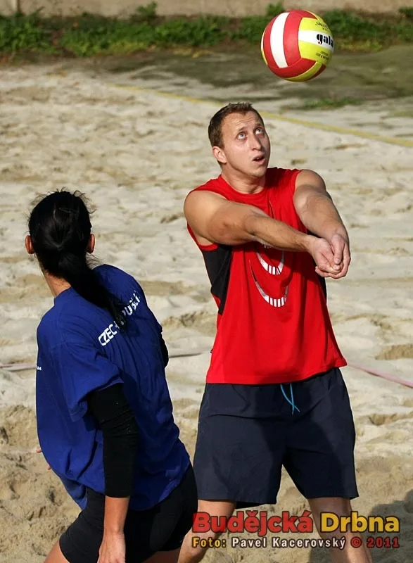 Na beachvolejbalových kurtech byly k vidění kvalitní výkony