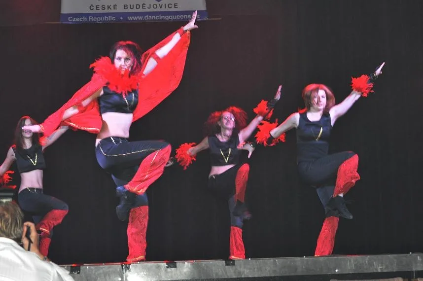 Dancing Queens - Inferno.