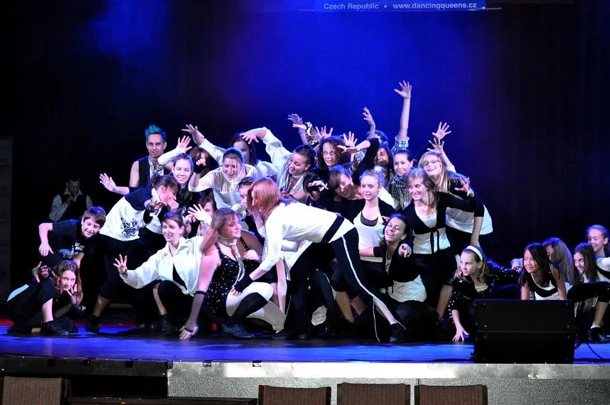 Danceshow Dancing Queens - Michael Jackson.