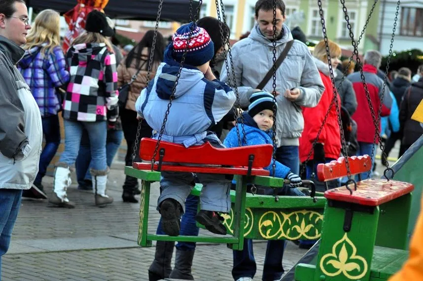Dětičky na staročeském kolotoči