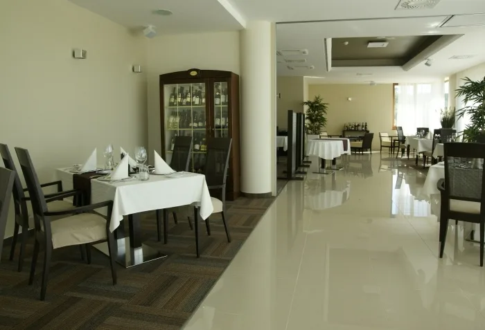 RRC Hluboká - restaurace