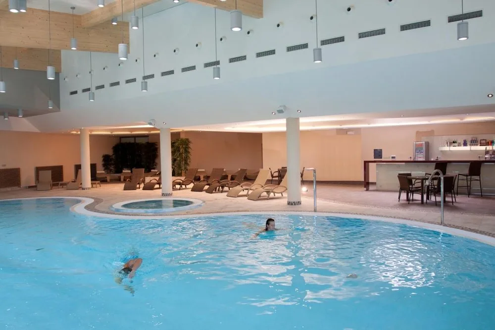 Wellness - bazén a relaxační zona.