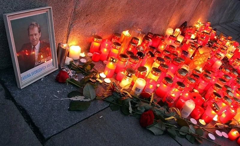 Pietní místo před budějckou radnicí