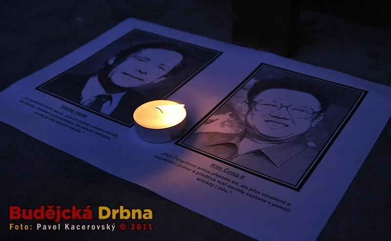 Den před Václavem Havlem zemřel také komunistický vůdce Severní Koreji Kim Čong-il