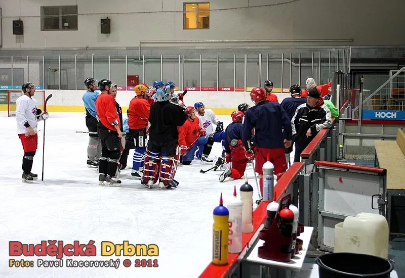 David Servis při tréninku ve druhé hale Budvar arény