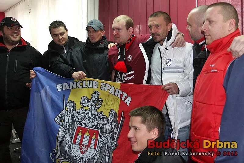Tomáš Řepka s českobudějovickými příznivci Sparty