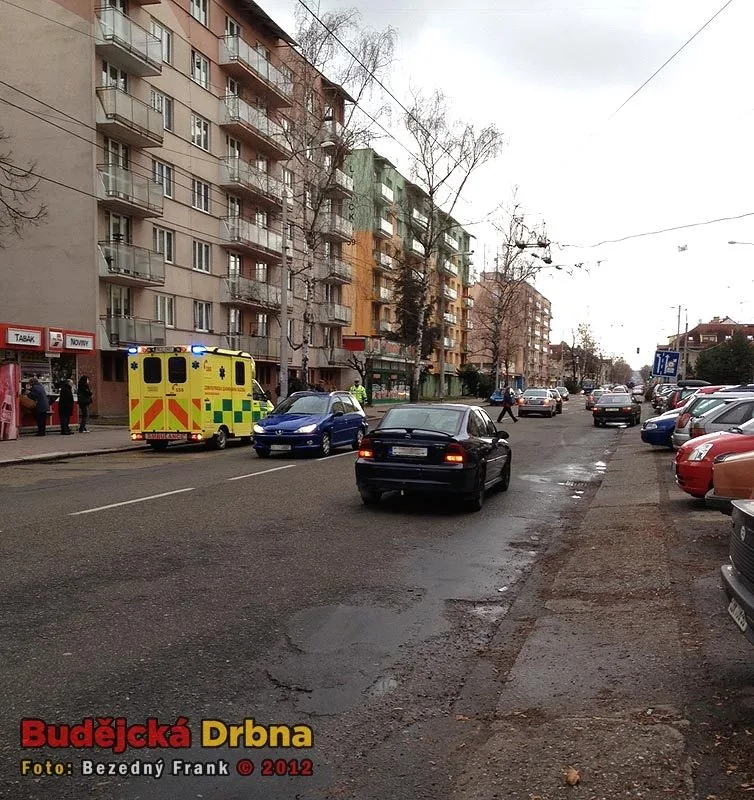 Ke střetu osobního vozidla s chodcem došlo na Lidické třídě
