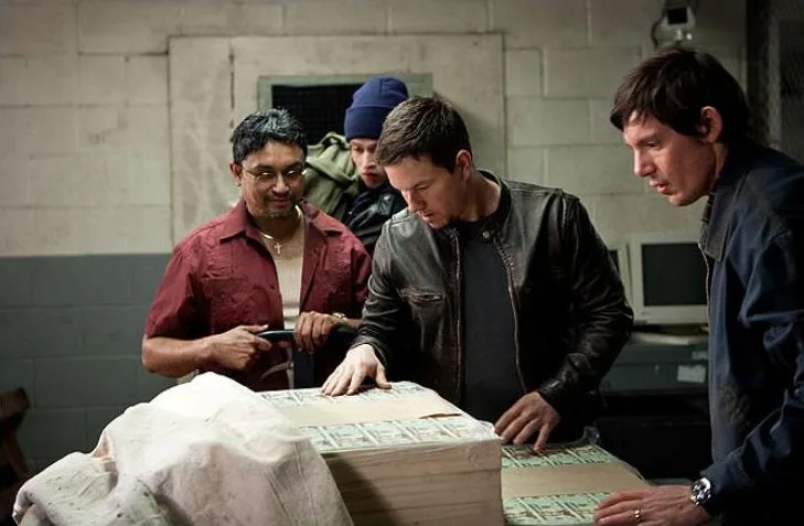 Caleb Landry Jones, Mark Wahlberg, Lukas Haas