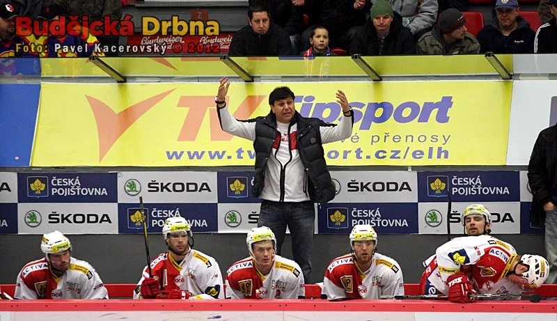 Kouč Slavie Vladimír Růžička se vztekal, ale bylo mu to málo platné...