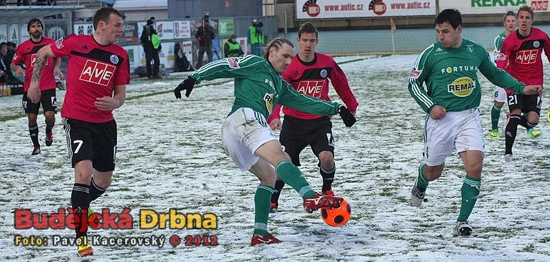 Zkušený Klokan Martin Abraham před mladíčkem Jindřichem Kadulou, vlevo Jakub Řezníček
