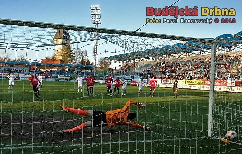 Rudolf Otepka nařízenou penaltu proměnil a Dynamo vyhrálo 1-0