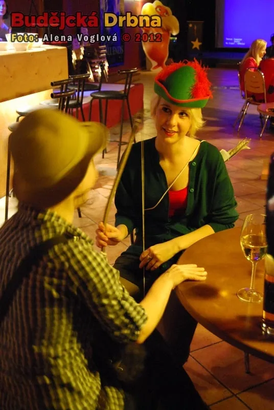 Nezřízený ples ve stylu filmových hvězd ve Slavii