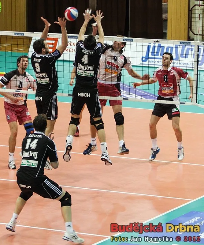 Petr Zapletal přihlíží bloku Sukuby a Novotného