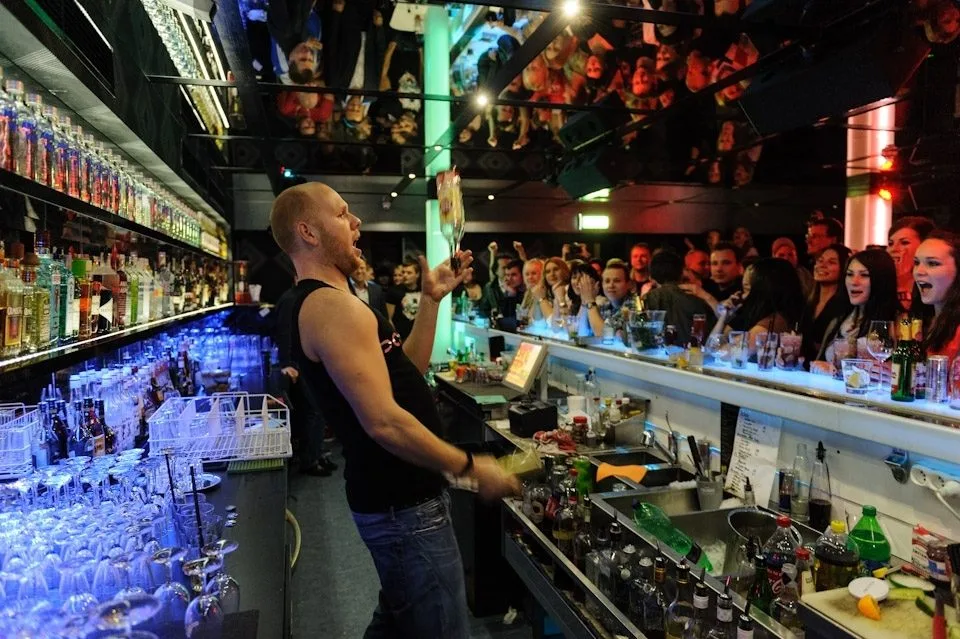 Ten, který má drink Budějcká Drbna na svědomí - barman Eda