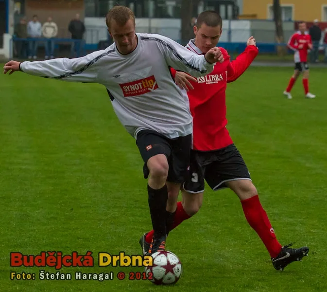 Hlubocký bojovník Karel Jonáš v souboji s prachatickým Kamilem Ryšánkem
