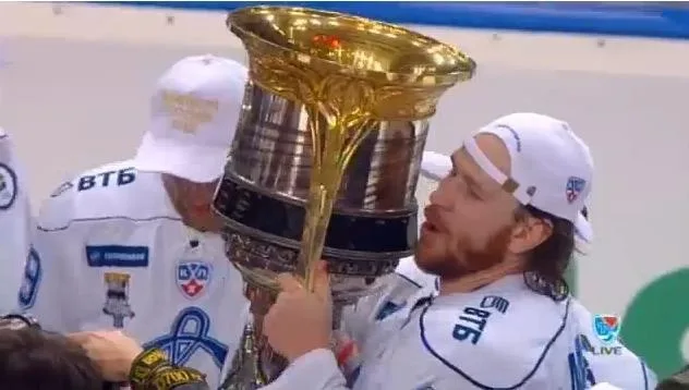 Filip Novák s pohárem šampionů