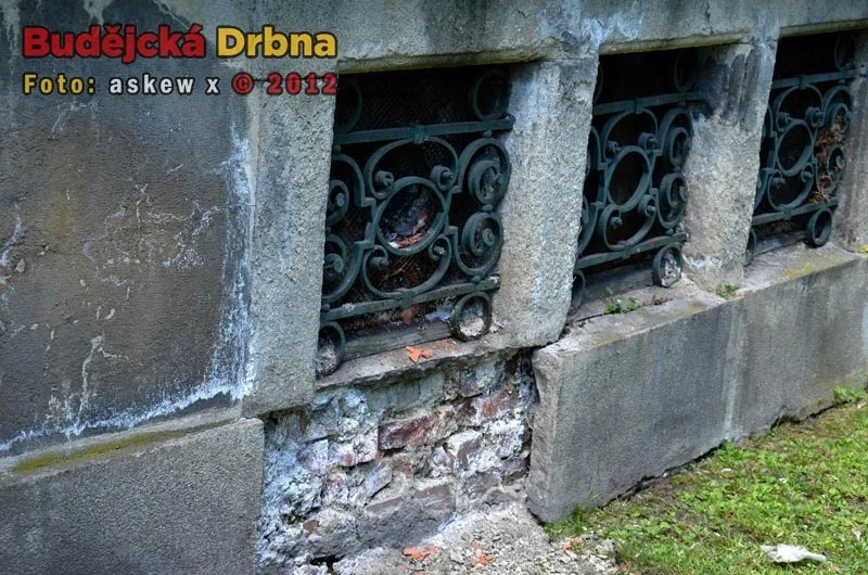 Detail stavu zdiva Hardmuthovy vily