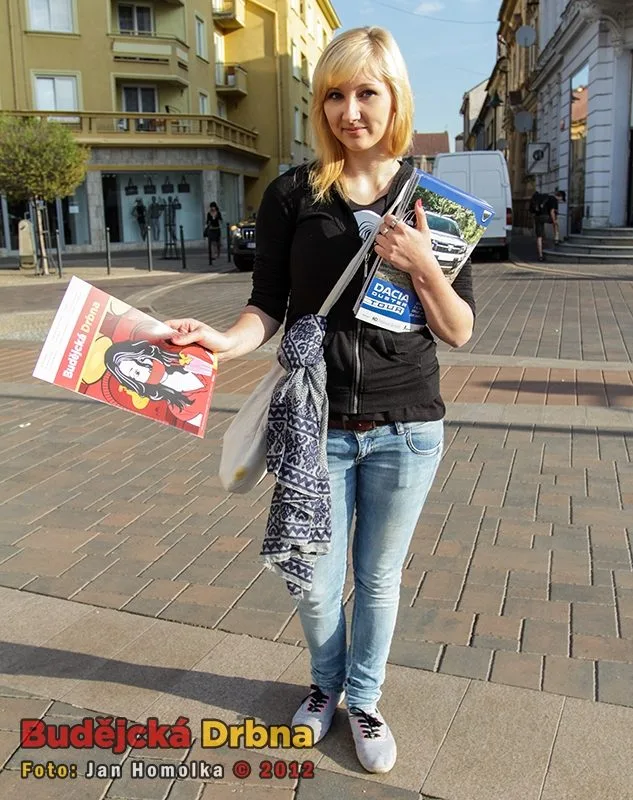Budějckou Drbnu můžete získat i od distributorek v centru města