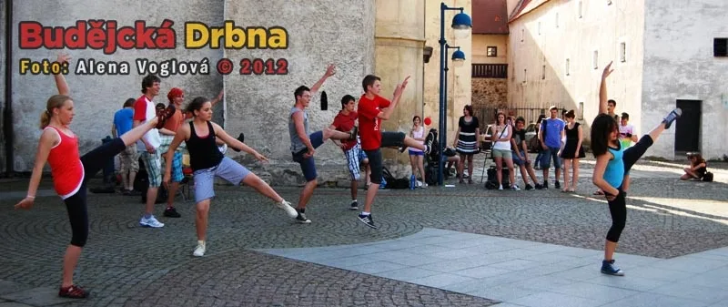 Cvičení na Piaristickém náměstí