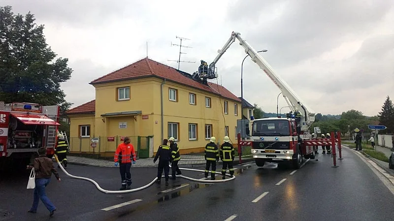 Požár domu pro neslyšící v Novohradské ulici