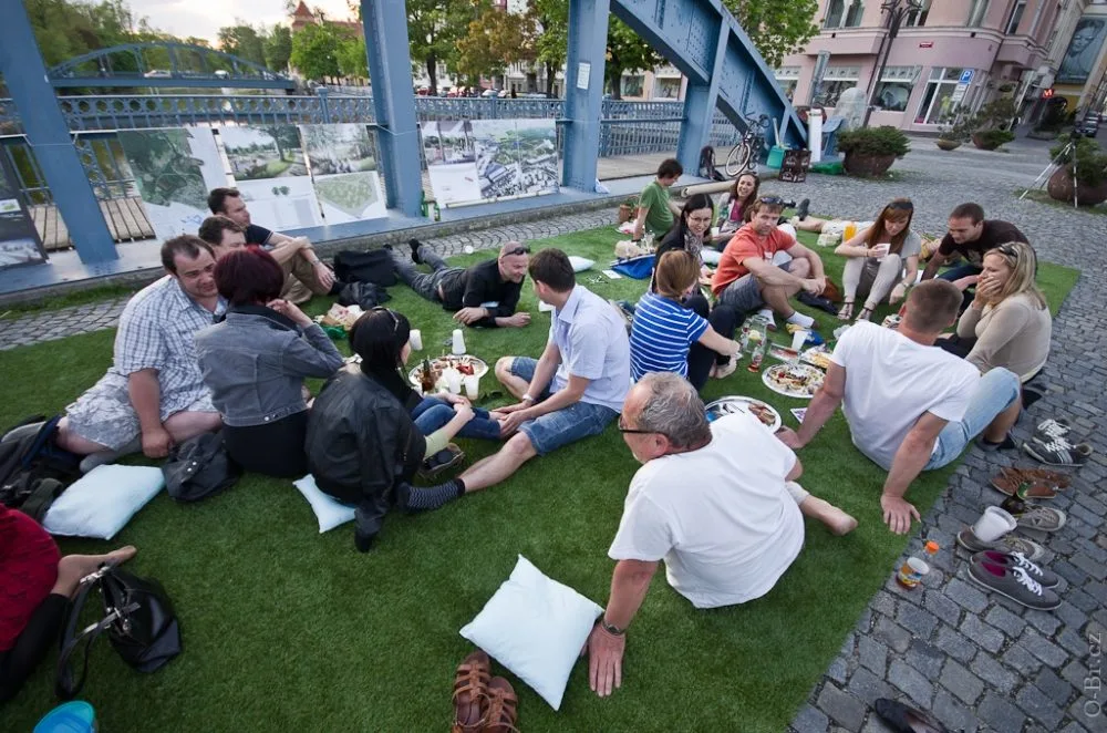 Piknik na Zlatém mostě při Budějovickém Majálesu 2012