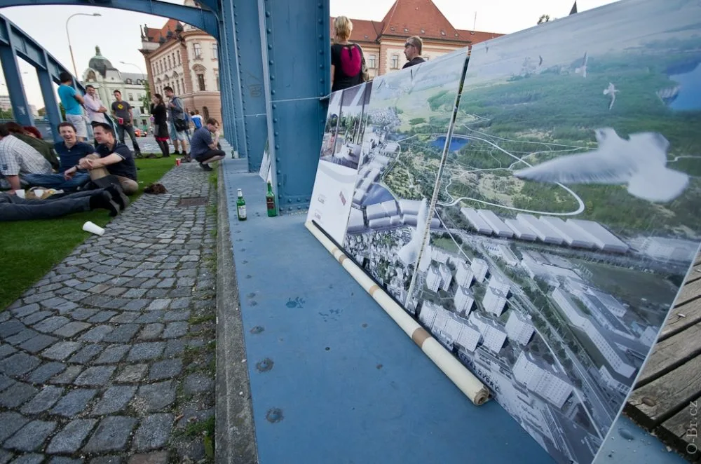 Piknik na Zlatém mostě při Budějovickém Majálesu 2012