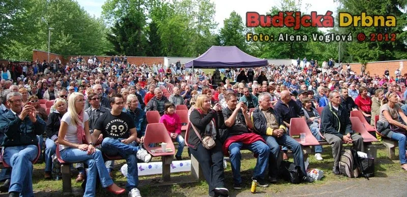 Popularita Katapultů byla vidět z plného hlediště