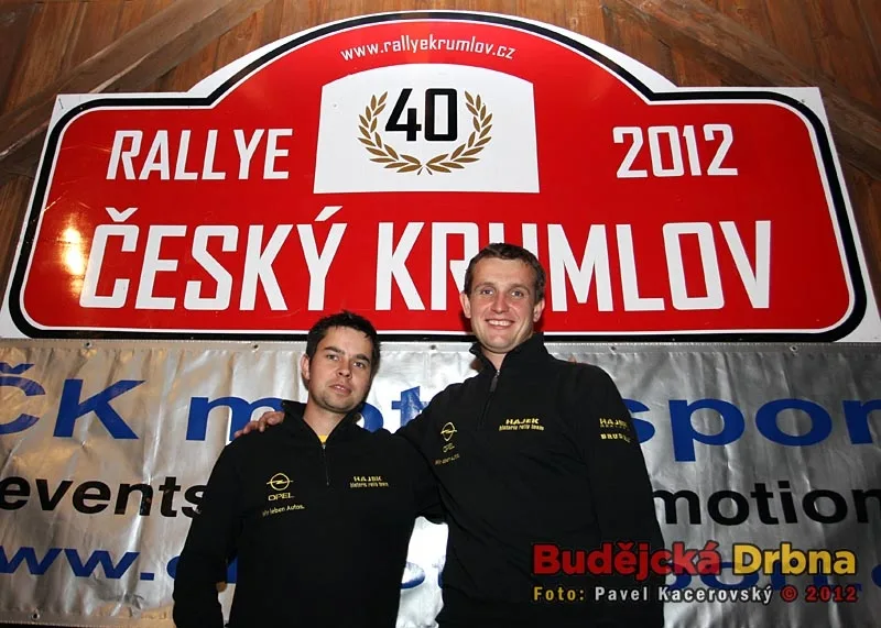 Jubilejní Rallye Český Krumlov pojede i loňský mistr Evropy v rallye historiků Miroslav Janota (vpravo se spolujezdcem Lukášem Vyoralem), který usedne za volant Opelu Kadett