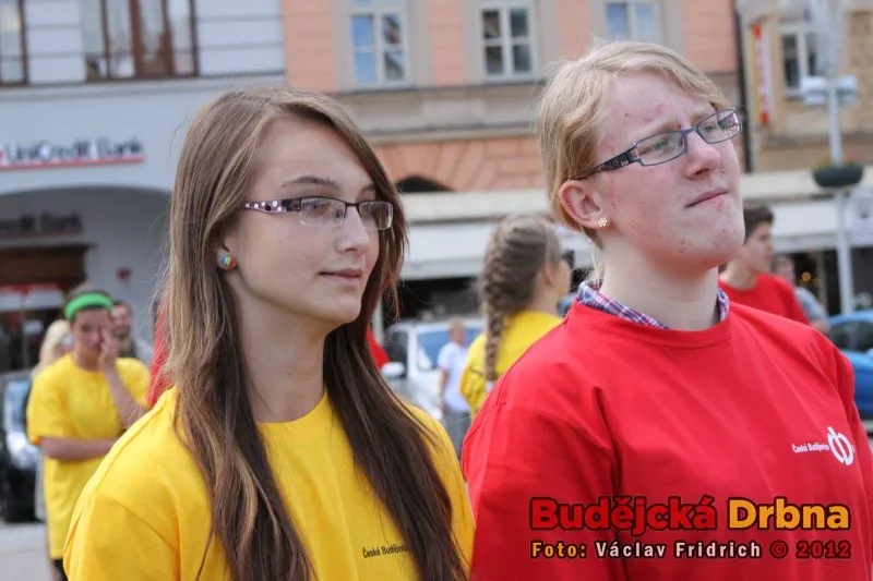 Samson sledoval taneční pokus o rekord