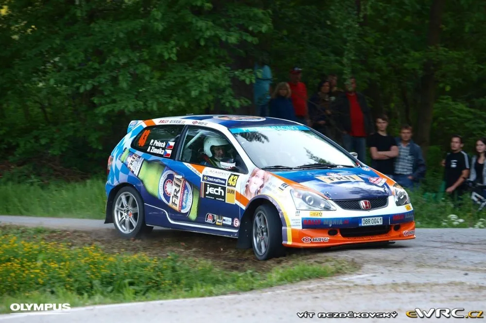 Petr Pelech s Alešem Zimolkou na trati Rallye Český Krumlov