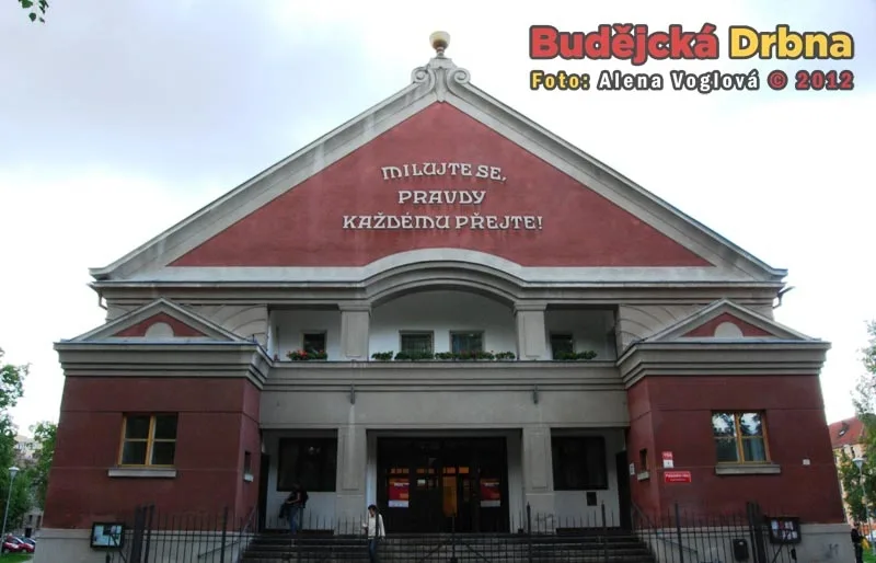 Husův sbor se nachází na Palackém náměstí