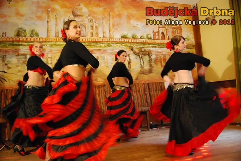 Arabské flamenco v podání studentek Leily