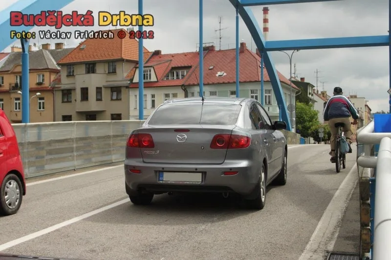Po Modrém mostě opět můžou jezdit osobní automobily