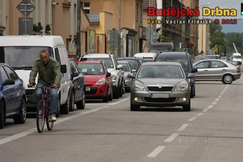Po Modrém mostě opět můžou jezdit osobní automobily