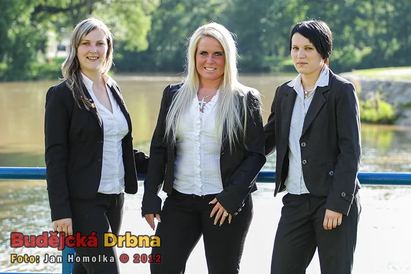 Radilky Lucie Hambergerová, Karolina Hirschová a Kamila Weisová (zleva)