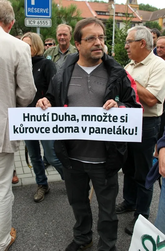 Antiprotestu se zúčastnil i manžer hlubockého fotbalu Pavel Mádl