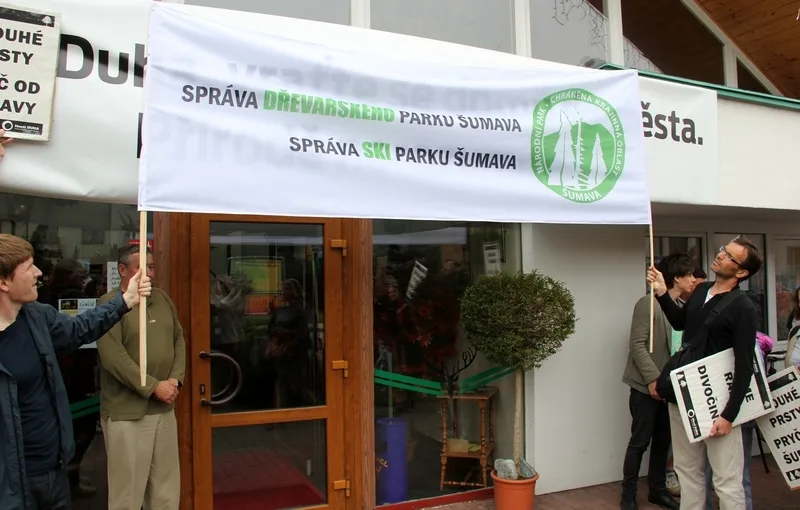 Protest a Antiprotest v Hluboké nad Vltavou