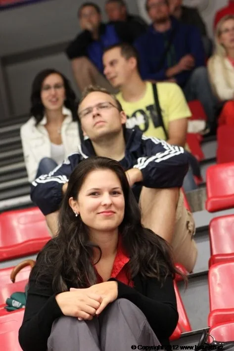 V žádném případě se do hlediště nehrnuli jen muži. Na trénink HC Mountfield se přišly podívat i fanynky