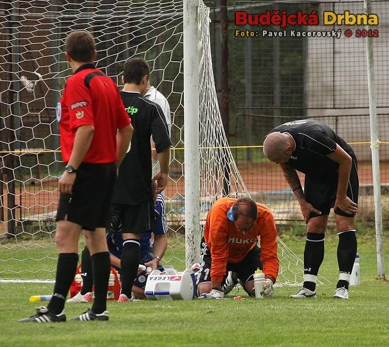 Zakrvácený konec utkání pro gólmana Zdeňka Křížka