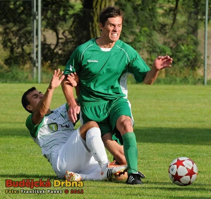 Fedorkiv zastavuje skluzem čížovského Rambouse (Čížová - Roudné 2:1)