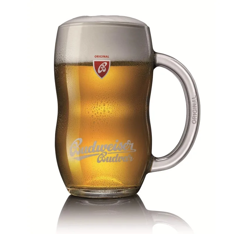 Nové sklo, do kterého se bude lít pivo od Budějovického Budvaru