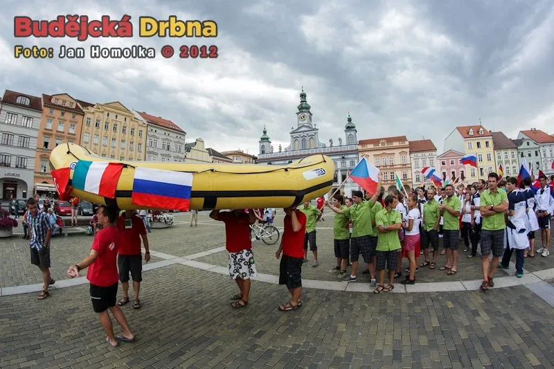 Průvod na náměstí