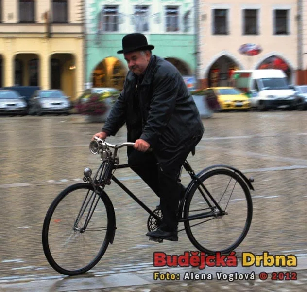 Celoodpružené kolo, předchůdce horských kol