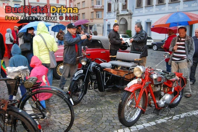 Prohlédnout jste si mohli kola, motorky, rikši i auta
