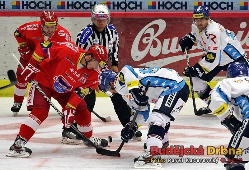 Rudolf Červený na buly proti zkušenému Jiřímu Burgerovi